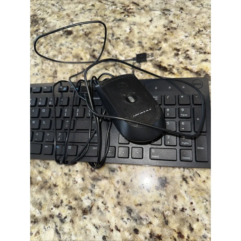 2 Genuine Dell USB W Slim Black Keyboard & Mouse 1 Microsoft Board & Mouse. 5600